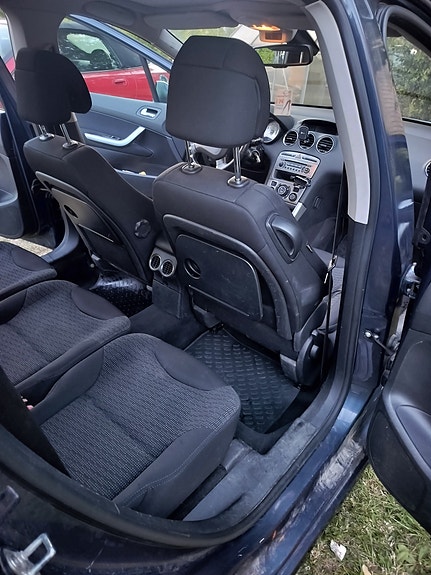 Peugeot 308 SW 7 of 13