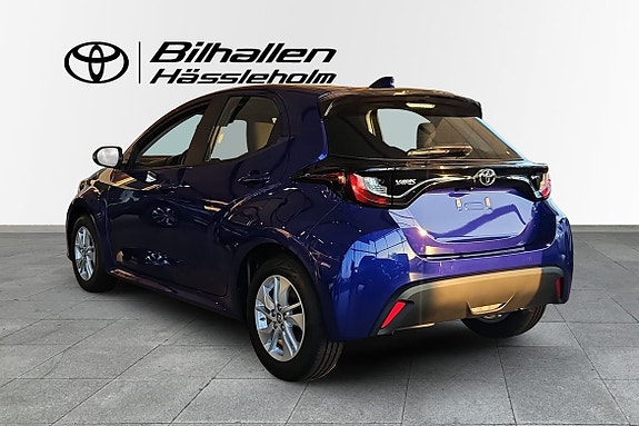 Toyota Yaris 2 of 10