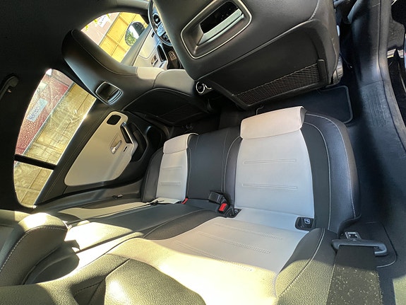 Mercedes-Benz CLA180 2 of 6