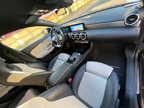 Mercedes-Benz CLA180 3 of 6