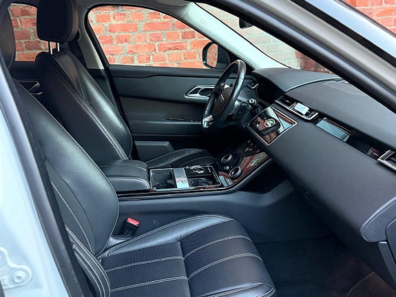 Land Rover Range Rover Velar 4 of 6
