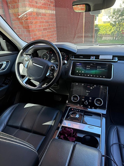 Land Rover Range Rover Velar 3 of 6