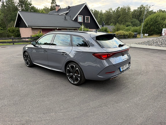 Cupra Leon 3 of 8
