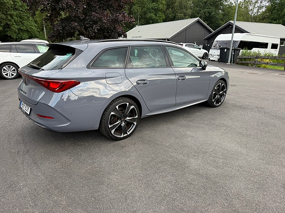 Cupra Leon 4 of 8