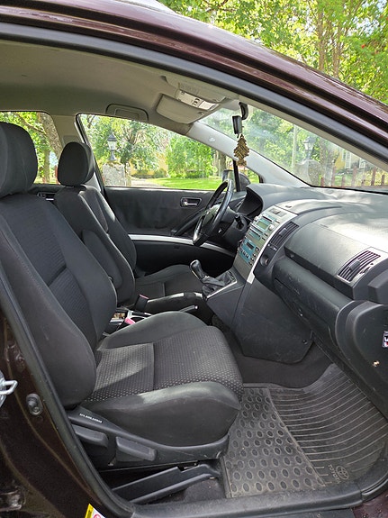 Toyota Corolla Verso 7 of 10