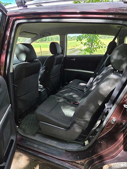 Toyota Corolla Verso 8 of 10