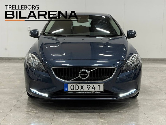 Volvo V40 3 of 20