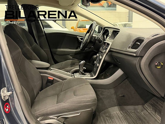 Volvo V40 13 of 20