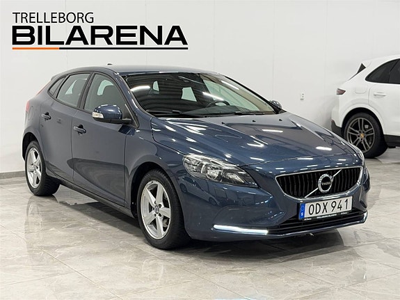 Volvo V40 2 of 20