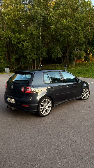 Volkswagen Golf V 5 of 9