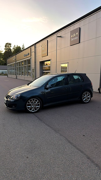 Volkswagen Golf V 4 of 9