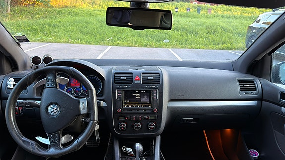 Volkswagen Golf V 9 of 9
