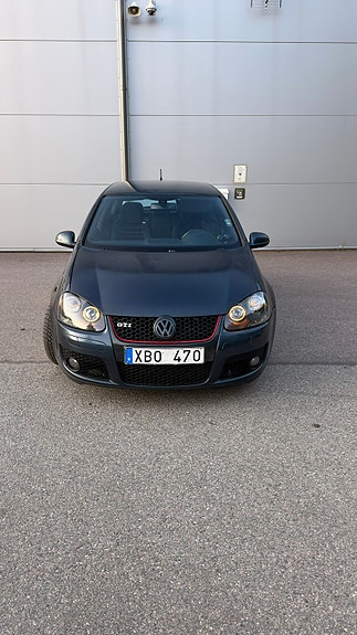 Volkswagen Golf V 2 of 9