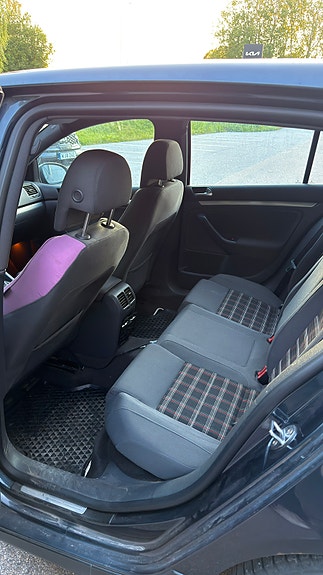 Volkswagen Golf V 8 of 9