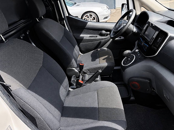 Nissan e-NV200 13 of 14