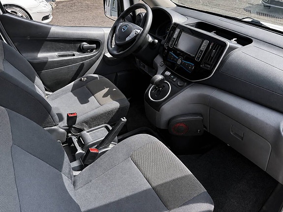 Nissan e-NV200 12 of 14