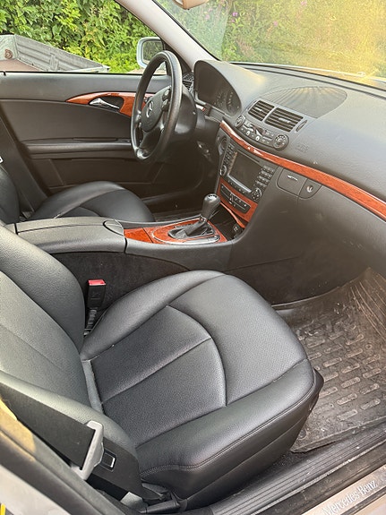 Mercedes-Benz E280 13 of 19