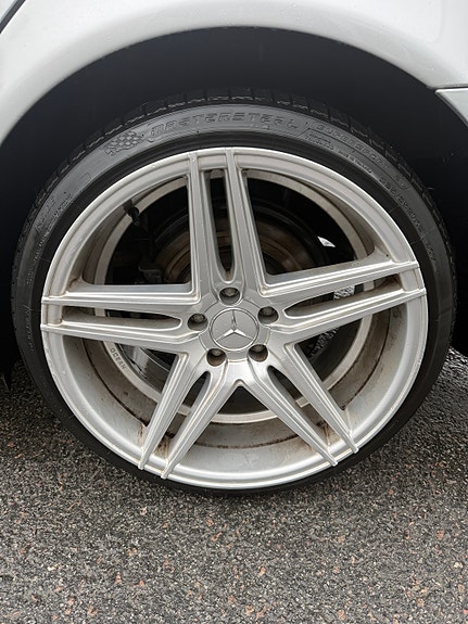 Mercedes-Benz E280 7 of 19