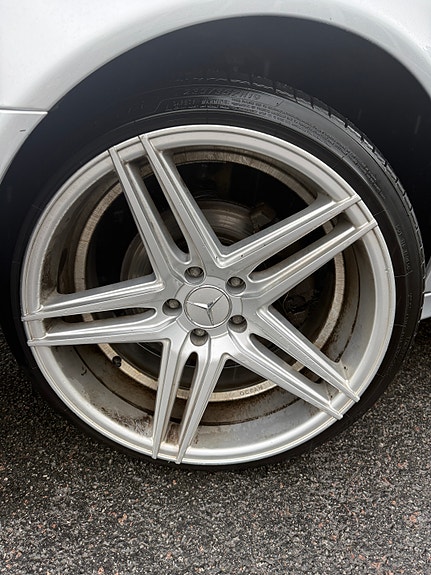Mercedes-Benz E280 8 of 19