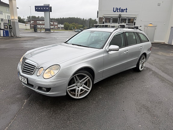 Mercedes-Benz E280 2 of 19