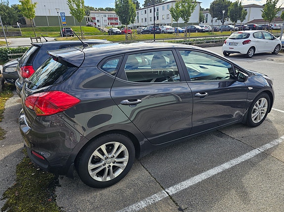 Kia Ceed 4 of 7