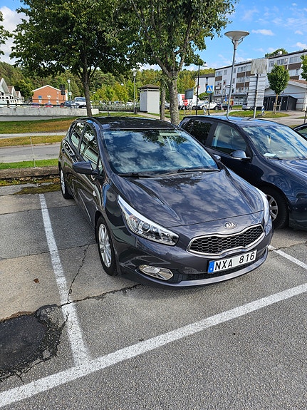 Kia Ceed 2 of 7