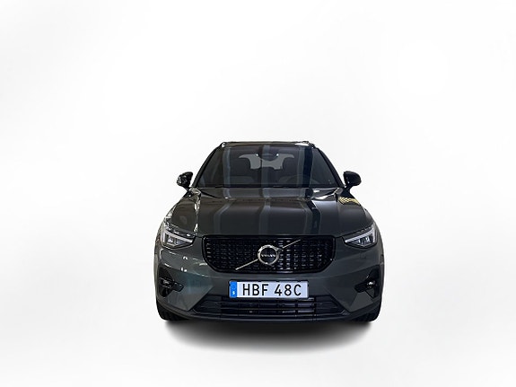 Volvo XC40 4 of 15