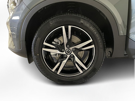 Volvo XC40 9 of 15