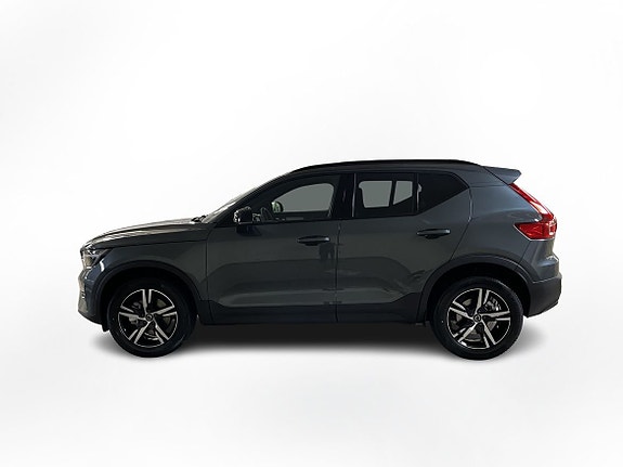 Volvo XC40 2 of 15
