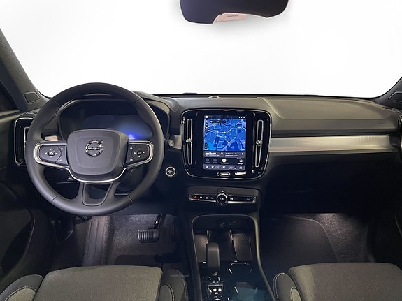 Volvo XC40 12 of 15