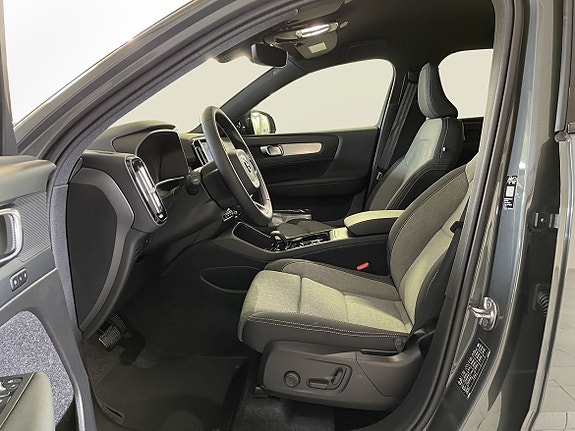 Volvo XC40 13 of 15