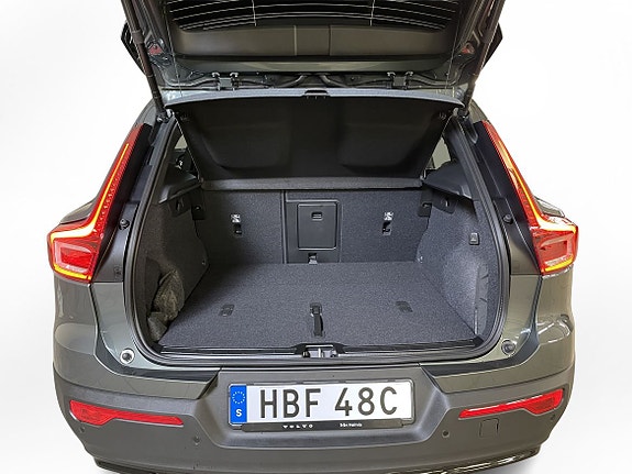 Volvo XC40 10 of 15