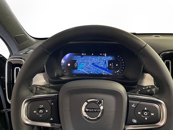 Volvo XC40 14 of 15