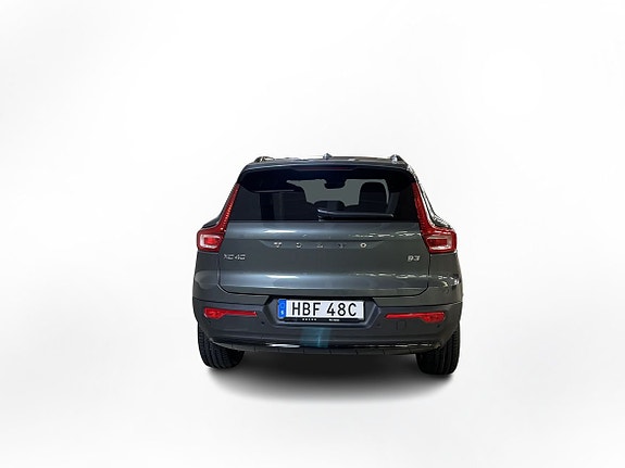 Volvo XC40 8 of 15