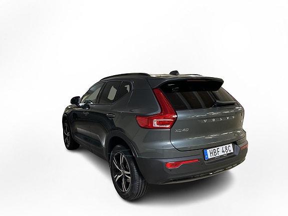 Volvo XC40 3 of 15
