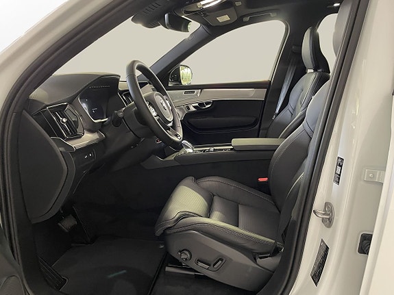 Volvo XC90 9 of 12