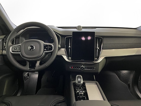 Volvo XC90 8 of 12