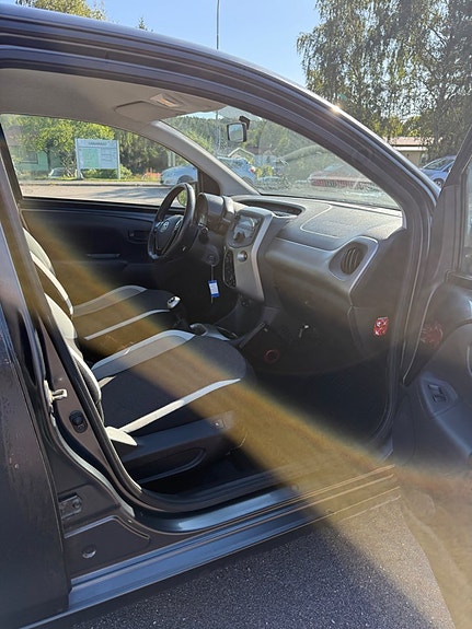 Toyota Aygo 12 of 17