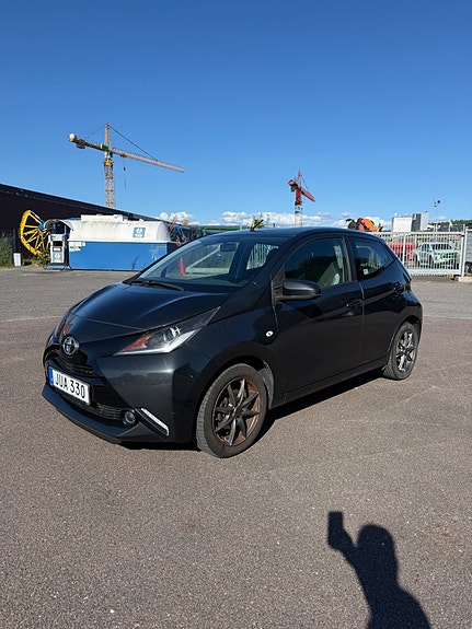 Toyota Aygo 2 of 17