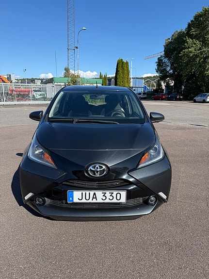 Toyota Aygo 3 of 17