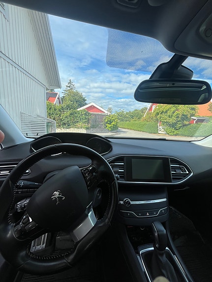 Peugeot 308 SW 5 of 8