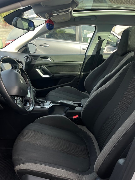 Peugeot 308 SW 6 of 8