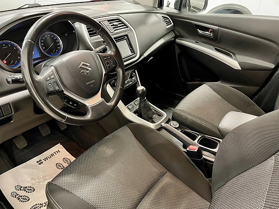 Suzuki S-Cross 5 of 8