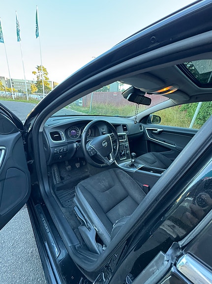 Volvo V60 4 of 7