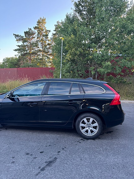Volvo V60 5 of 7