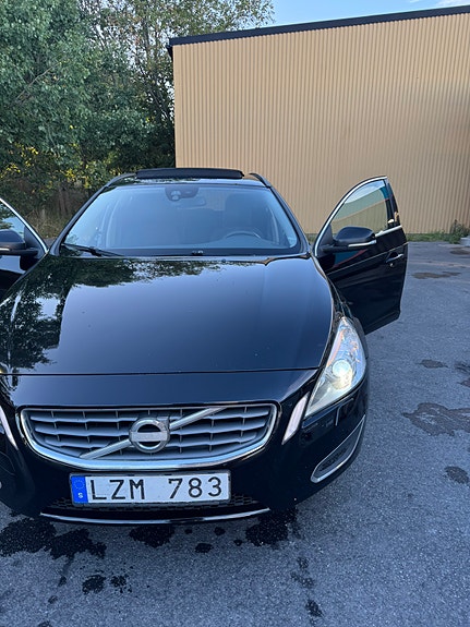 Volvo V60 3 of 7