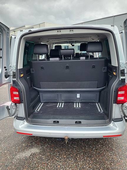 Volkswagen Multivan 11 of 17