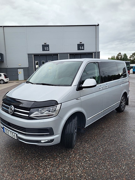 Volkswagen Multivan 2 of 17