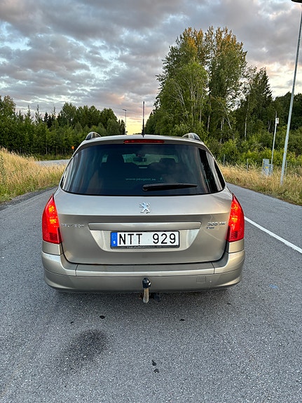 Peugeot 308 SW 4 of 9
