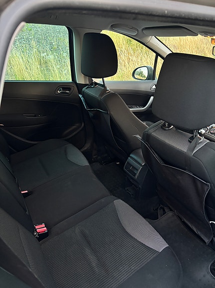 Peugeot 308 SW 6 of 9